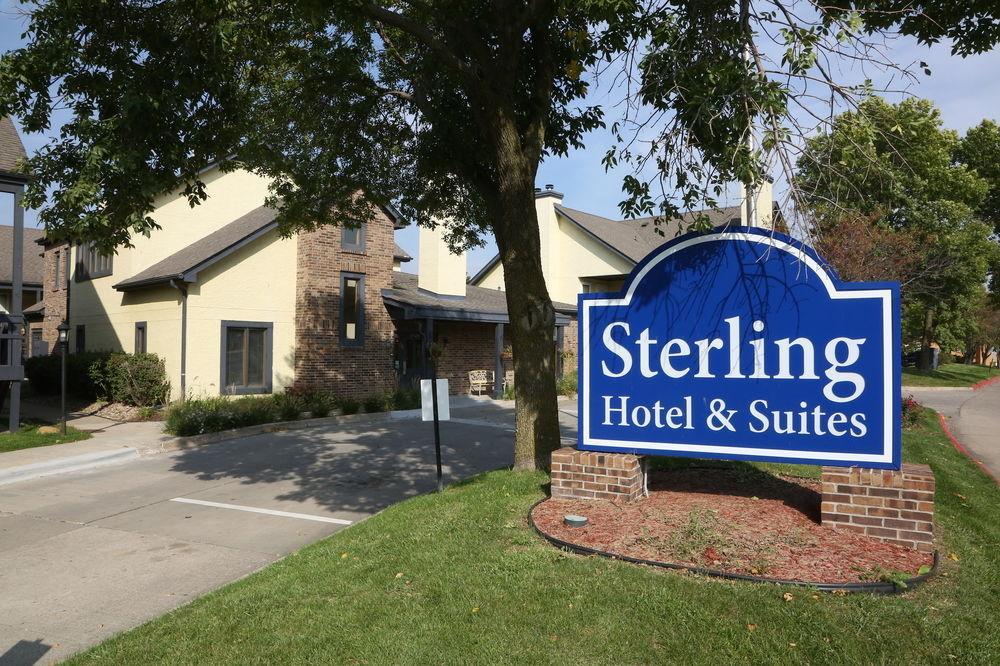 Sterling Hotel And Suites Clive Εξωτερικό φωτογραφία