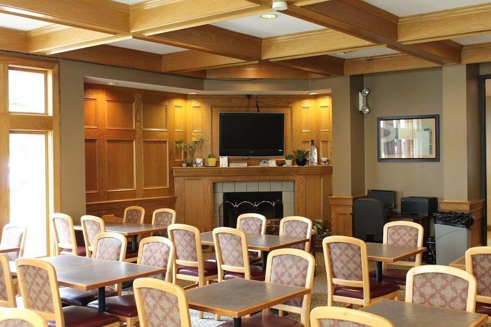 Sterling Hotel And Suites Clive Εξωτερικό φωτογραφία