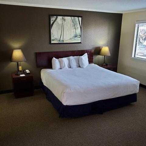 Sterling Hotel And Suites Clive Εξωτερικό φωτογραφία
